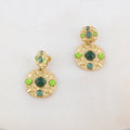 Boucles d'oreilles à puce avec 2 pièces rondes dorées et 8 pâtes de verre vertes