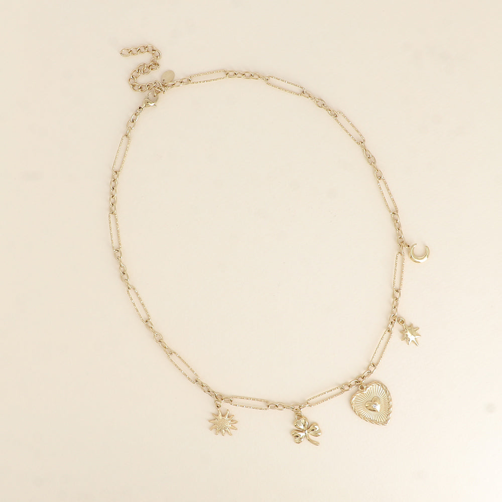 Collier - breloques (fleur, trèfle, coeur, étoile et lune)