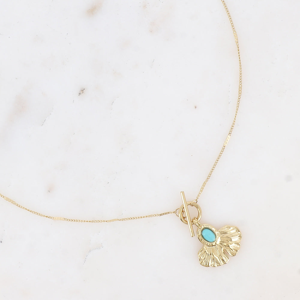 Collier - pendentif fermoir cabillot, feuille de ginko et pierre naturelle HOWLITE BLEUE