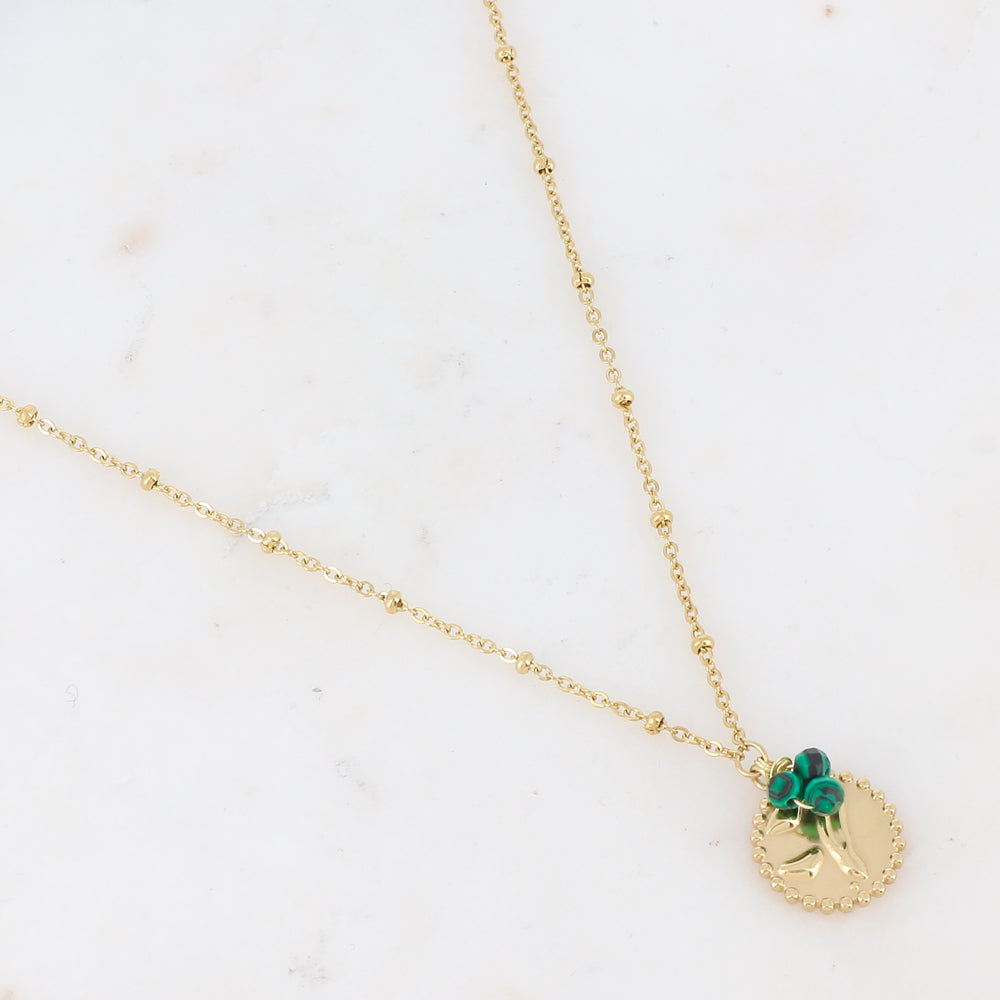 Collier avec 3 petites perles en pierres naturelles et pampille graphique