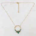 Collier avec anneau doré et pierres naturelles