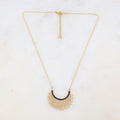 Collier avec pièce ajourée et strass